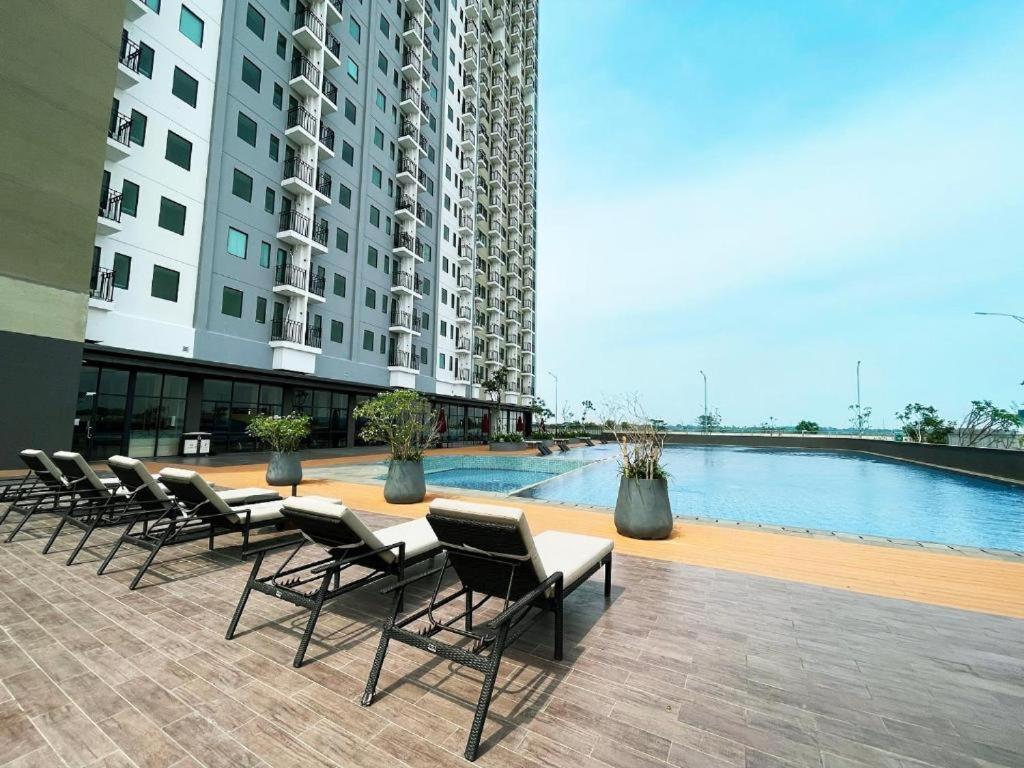 Osaka Riverview Apartment Tangerang Exterior foto